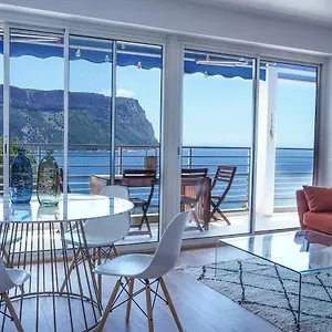 https://le-son-des-vagues-vue-mer.fr-provencehotel.com